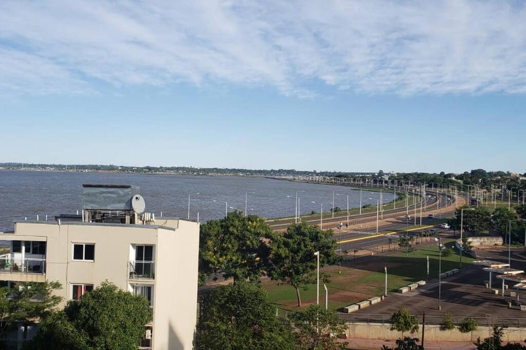 Hermoso Departamento Con Vista al Río y Parrilla Posadas Exterior foto